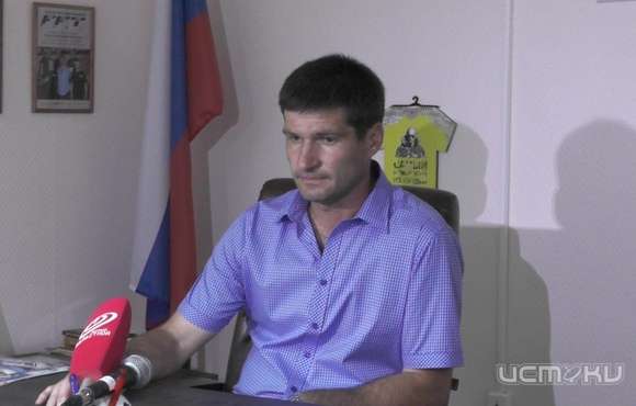 Эдуард Демин: "Не хватает хладнокровного нападающего" Эдуард Демин: "Не хватает хладнокровного нападающего"