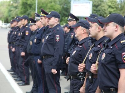 В Орле около 800 полицейских будут охранять порядок во время выпускных вечеров В Орле около 800 полицейских будут охранять порядок во время выпускных вечеров