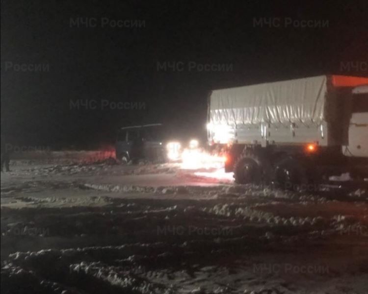 В Орловском округе 2 машины попали в снежный плен