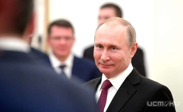 На встрече президента с главами регионов Клычков пригласил Путина в Орел На встрече президента с главами регионов Клычков пригласил Путина в Орел