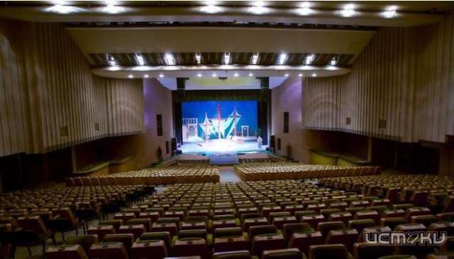 В Орле покажут спектакль «Дураки» В Орле покажут спектакль «Дураки»