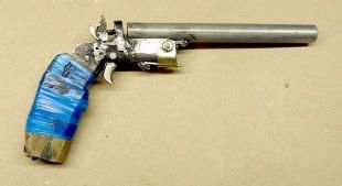Во Мценске у местного жителя нашли самодельное оружие