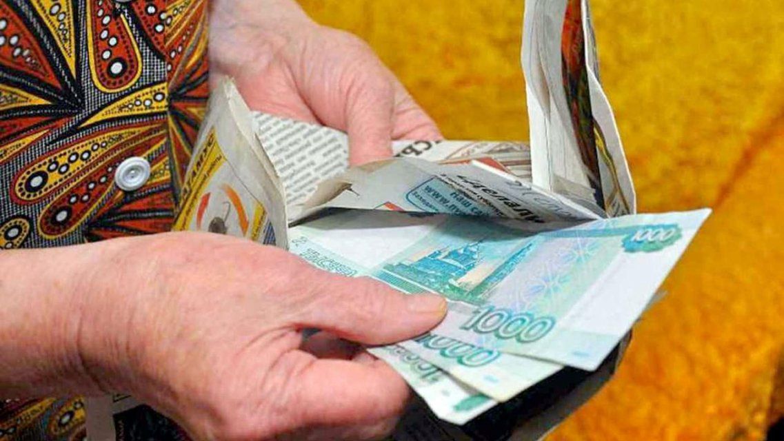 В Орле обокрали двух пожилых женщин