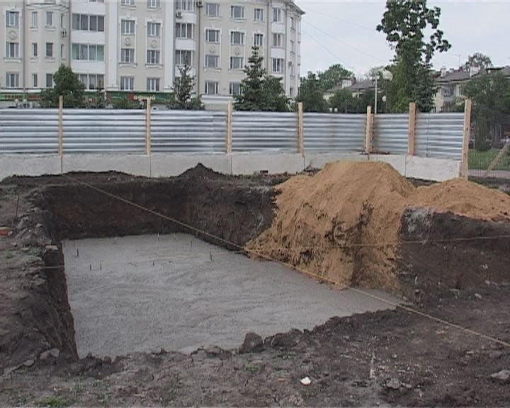 А будет ли Ермолов в сквере Ермолова? А будет ли Ермолов в сквере Ермолова?