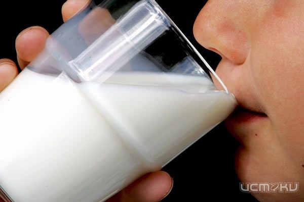 В Ливенском районе продавали молоко неизвестного происхождения В Ливенском районе продавали молоко неизвестного происхождения
