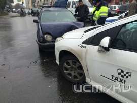 В Орле на пешеходном переходе сбили женщину В Орле на пешеходном переходе сбили женщину