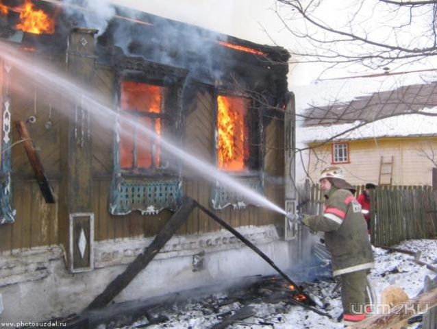 В Новосиле загорелся жилой дом В Новосиле загорелся жилой дом
