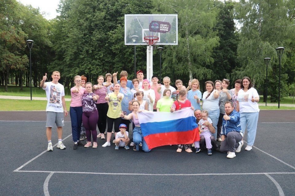 Трояновский провёл для детей с ОВЗ тренировку на открытом воздухе в Орле