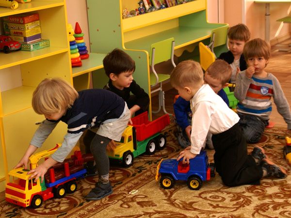 На конец 2013 года на очереди в детский сад состояли свыше 10 тысяч детей На конец 2013 года на очереди в детский сад состояли свыше 10 тысяч детей