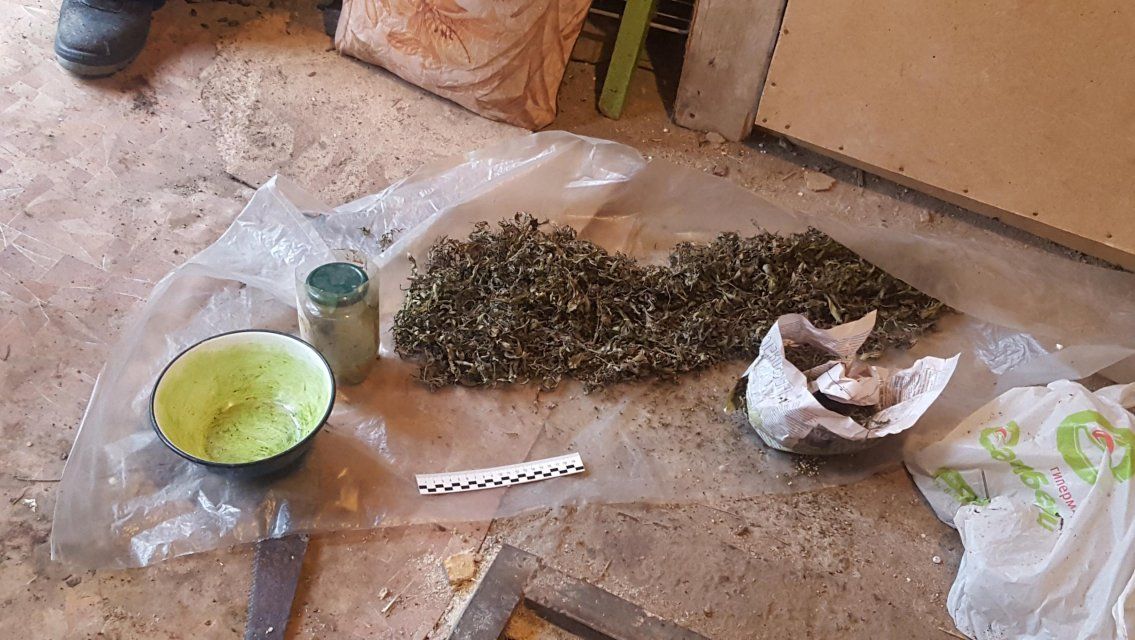 Орловские полицейские нашли наркотики в гараже