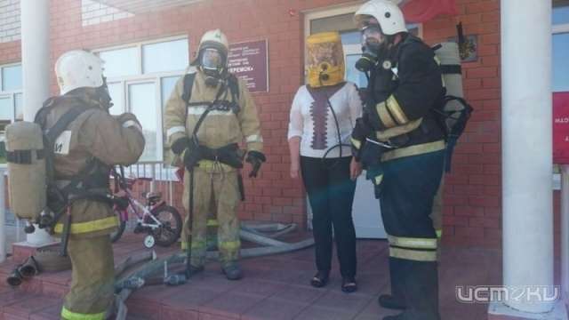 В детскому саду "Теремок" Покровского района пожарные провели учения В детскому саду "Теремок" Покровского района пожарные провели учения