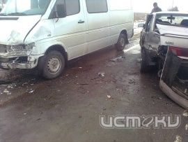 В Ливенском районе столкнулись три автомобиля В Ливенском районе столкнулись три автомобиля