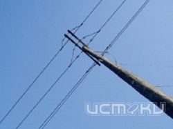 Во Мценске иномарка врезалась в столб Во Мценске иномарка врезалась в столб