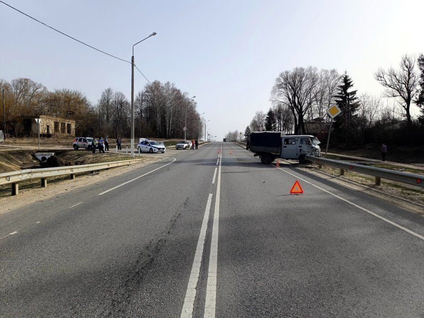 На трассе Орловщины столкнулись микроавтобус «Volkswagen» и грузовик «УАЗ»