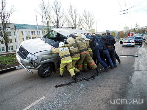 Сегодня спасатели отмечают свой профессиональный праздник Сегодня спасатели отмечают свой профессиональный праздник