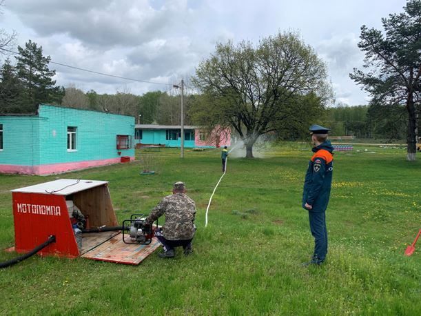 В Орловской области сотрудники МЧС проверяют оздоровительные лагеря в преддверии летнего отдыха детей
