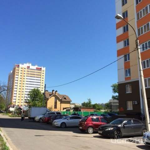 Островки частного сектора в окружении многоэтажек. Смогли бы орловчане жить в таких частных домах? Островки частного сектора в окружении многоэтажек. Смогли бы орловчане жить в таких частных домах?