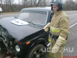 В Орловской области на неравнозначном перекрестке столкнулись «Нива» и «Kia Spectra». Три человека пострадали В Орловской области на неравнозначном перекрестке столкнулись «Нива» и «Kia Spectra». Три человека пострадали