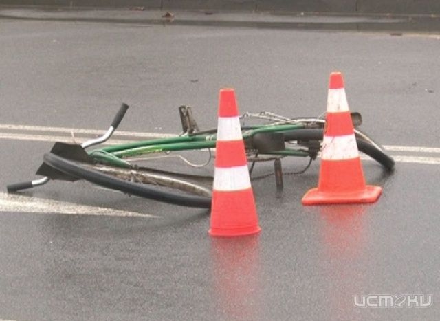 В Ливенском районе велосипедист "догнал" КАМАЗ В Ливенском районе велосипедист "догнал" КАМАЗ