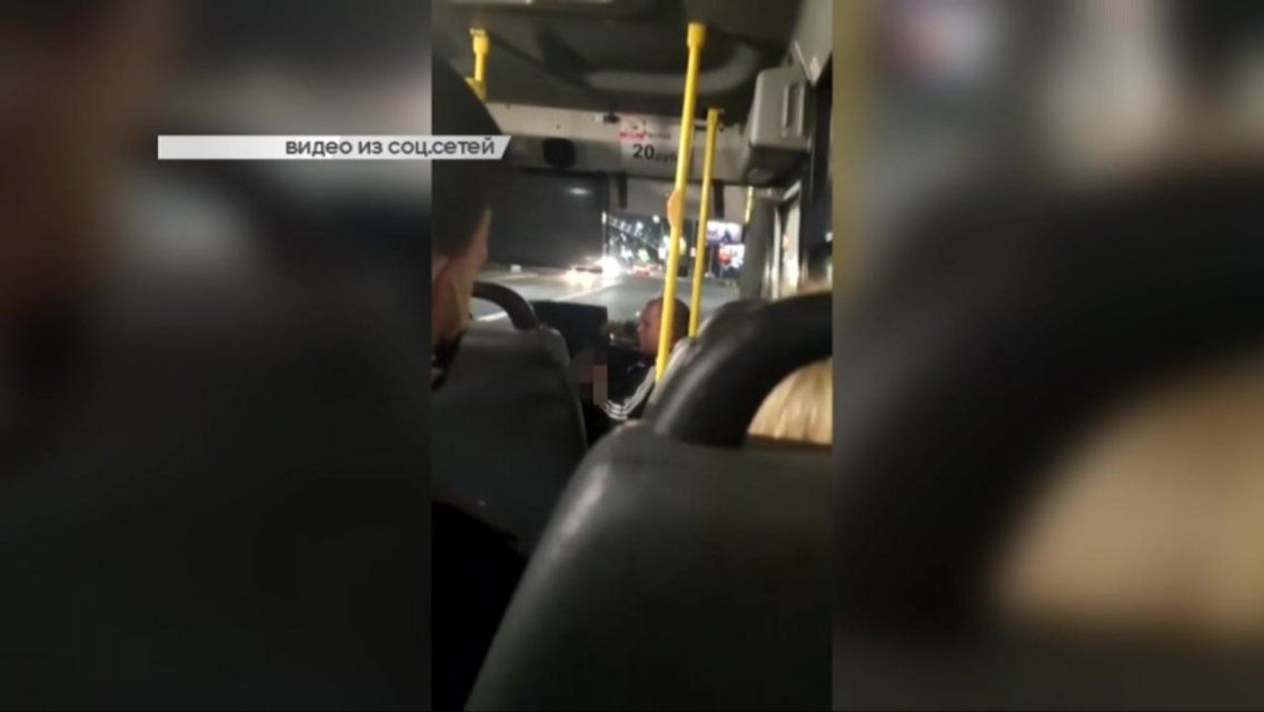 Видео: орловский маршрутчик разрешил пассажиру курить в салоне