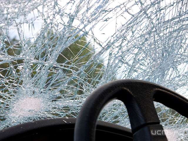 В Орле автомобилист наехал и на водителя, и на его автомобиль В Орле автомобилист наехал и на водителя, и на его автомобиль