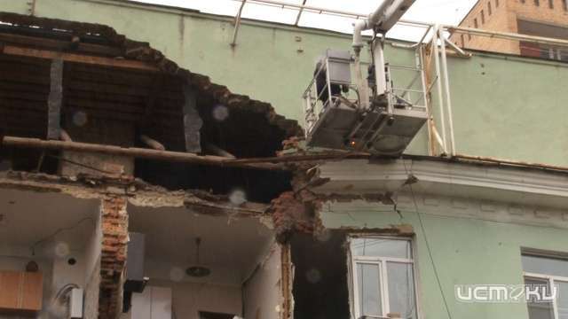 Каждой семье разрушенного дома на Дубровинского выделят по 10 тысяч рублей Каждой семье разрушенного дома на Дубровинского выделят по 10 тысяч рублей