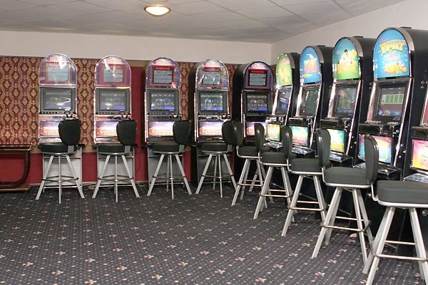 В Орловской области будут судить трех лиц, организовавших азартные игры В Орловской области будут судить трех лиц, организовавших азартные игры