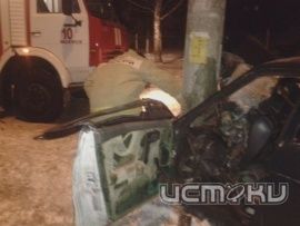 Во Мценске пьяный водитель врезался в столб Во Мценске пьяный водитель врезался в столб