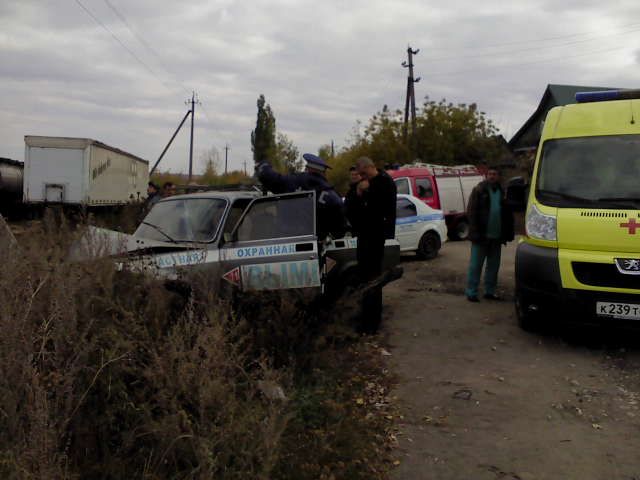 В Ливнах водитель автомобиля столкнулся с опорой электропередач В Ливнах водитель автомобиля столкнулся с опорой электропередач