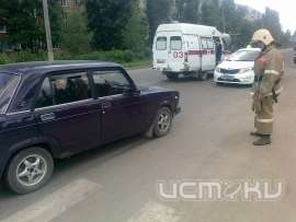 Две девочки-подростка попали под колеса автомобиля Две девочки-подростка попали под колеса автомобиля