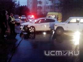 В Советском районе Орла пьяный водитель «Нивы» врезался в «Opel» В Советском районе Орла пьяный водитель «Нивы» врезался в «Opel»
