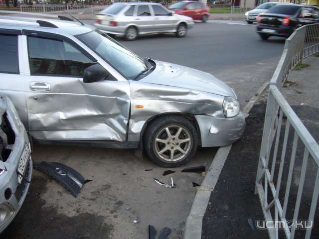В Орле автоледи спровоцировала ДТП. Есть пострадавший В Орле автоледи спровоцировала ДТП. Есть пострадавший
