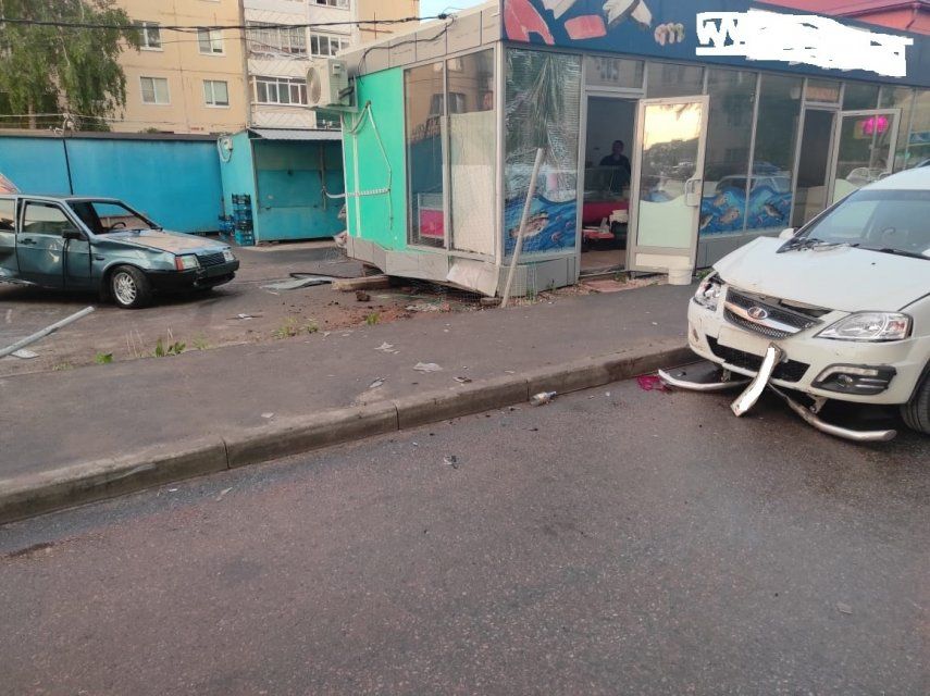 В Ливнах водитель «девятки» при обгоне сбил четырех пешеходов
