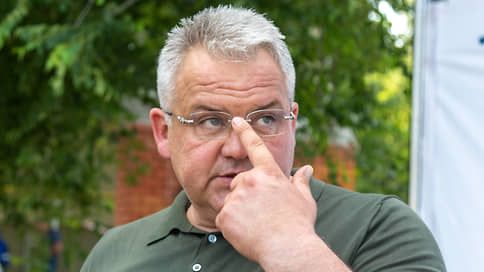 Ещё один представитель власти с подарком в виде дорогостоящего автомобиля 