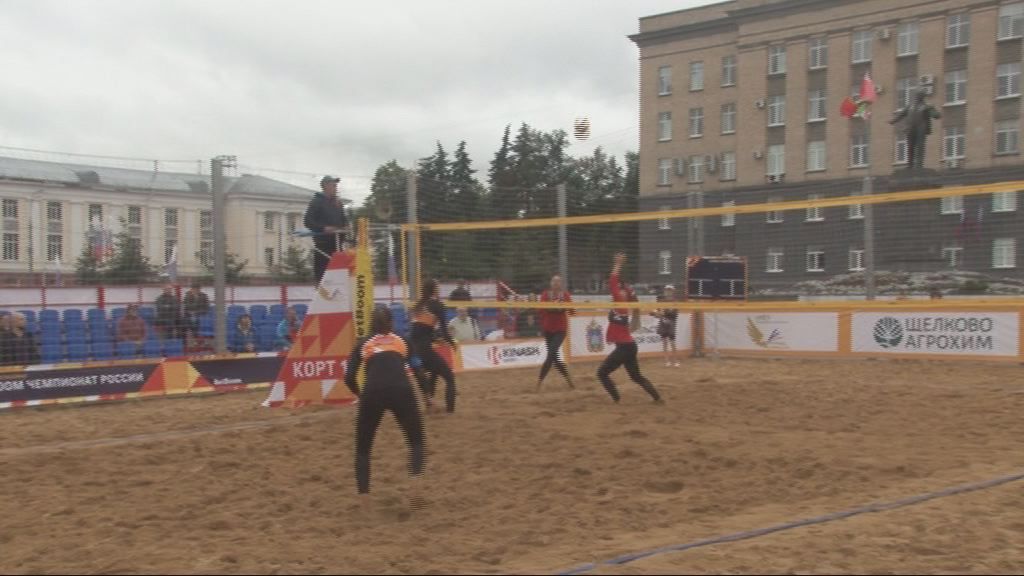 В Орле проходит этап Чемпионат России по пляжному волейболу.