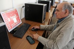 330 пенсионеров Орловской области пройдут компьютерные курсы