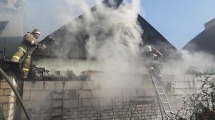 В Ливнах при пожаре в гараже спасли ребенка