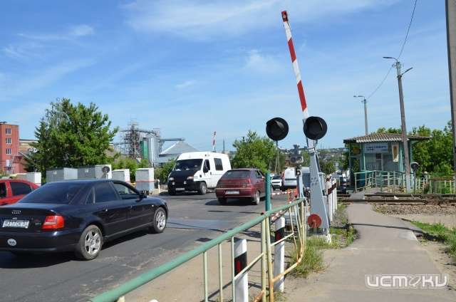 В Орле ремонт переезда внесет коррективы в движение авто В Орле ремонт переезда внесет коррективы в движение авто