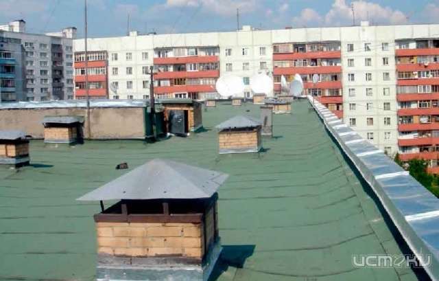 Полицейские поймали орловчанина с наркотиками на крыше многоэтажки Полицейские поймали орловчанина с наркотиками на крыше многоэтажки