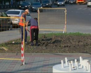 Бесплатная трагикомедия у театра 