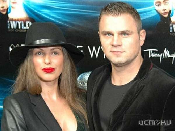 У орловского боксёра Дениса Бойцова родилась дочь У орловского боксёра Дениса Бойцова родилась дочь