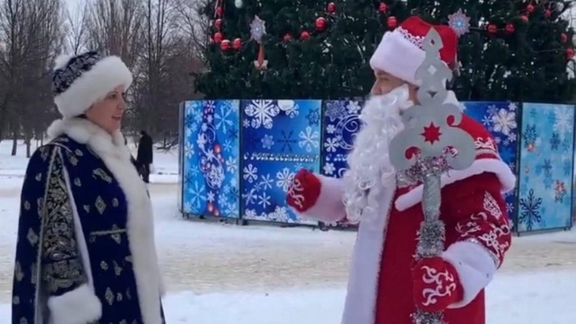 «Я не волшебник, я только учусь»: мэр Орла нарядился Дедом Морозом