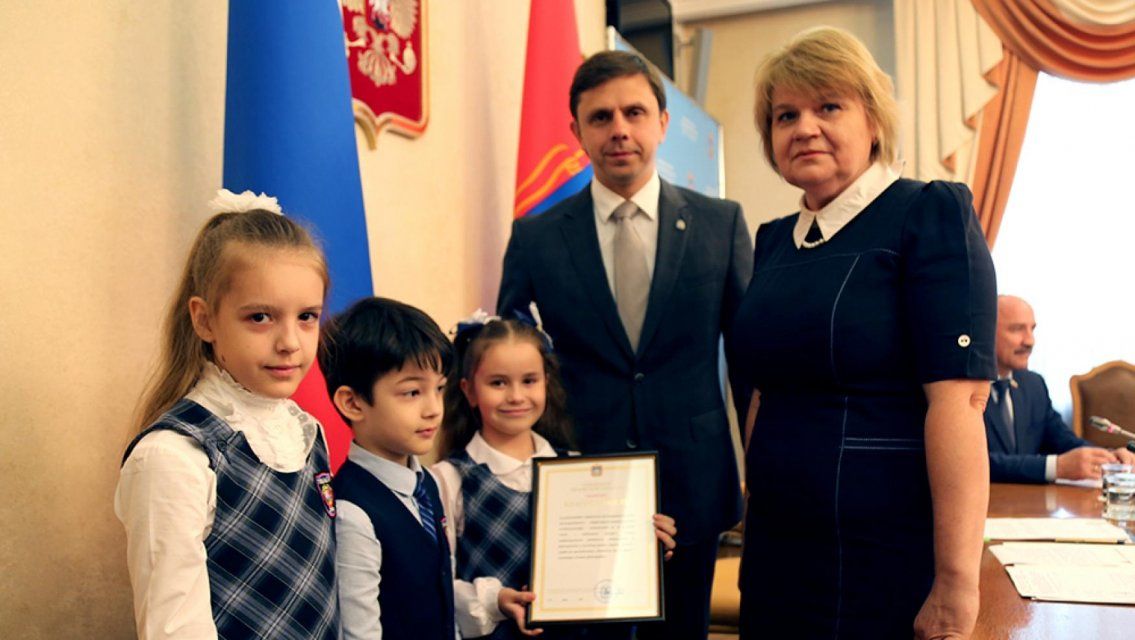Губернатор наградил лучшие школы Орловщины