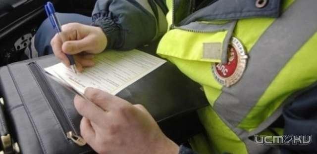 Двое пьяных за рулем были задержаны полицейскими Двое пьяных за рулем были задержаны полицейскими