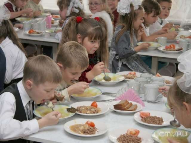 Школьникам сокращали рацион Школьникам сокращали рацион