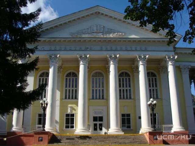 В Орле проходит выставка, посвященная 85 -летию со Дня рождения Сергея Слонимского В Орле проходит выставка, посвященная 85 -летию со Дня рождения Сергея Слонимского