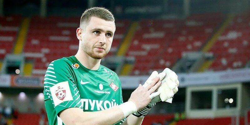 футбол «Урал» встретил Александра Селихова