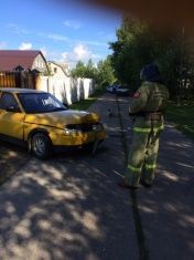 В Болховском районе два ВАЗа не разъехались на деревенской дороге