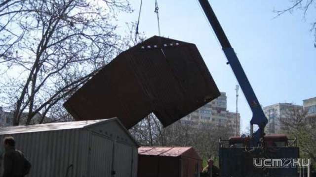 Орловчане добровольно демонтировали 17 гаражей на набережной Дубровинского Орловчане добровольно демонтировали 17 гаражей на набережной Дубровинского