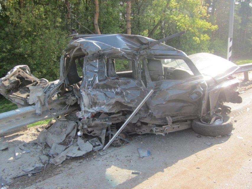 На объезной дороге Орла в страшной аварии скончался водитель «Тагаза» после столкновения с «КАМАЗом»